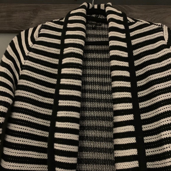 Dynamite Black and White Sweater - Picture 3 of 4